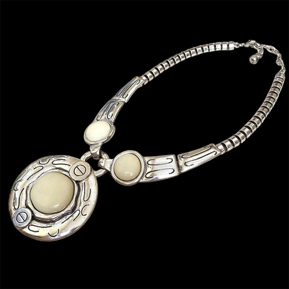 Large White Cabochon Statement Necklace - Picture 1 of 4